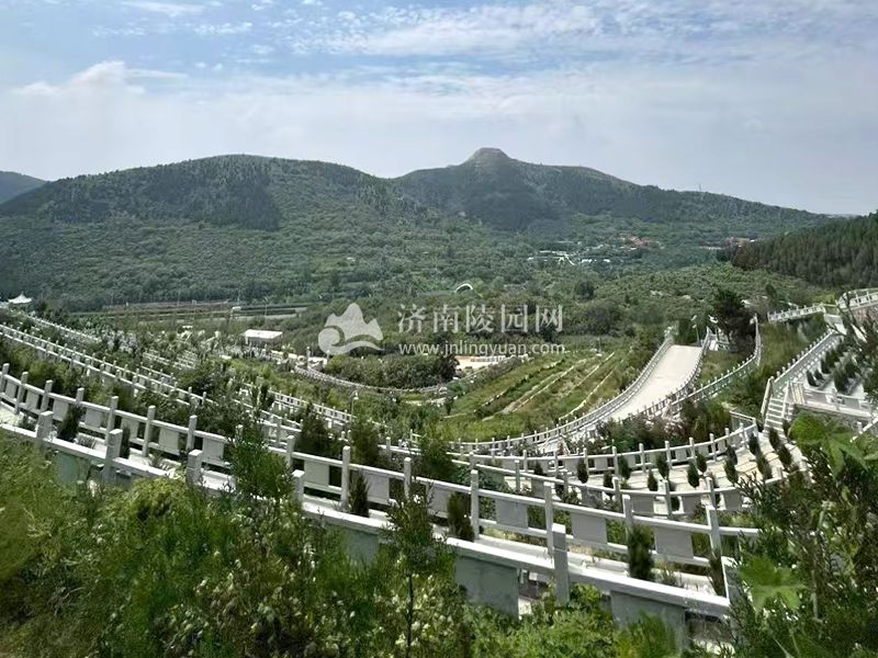 济南官山陵园jpg