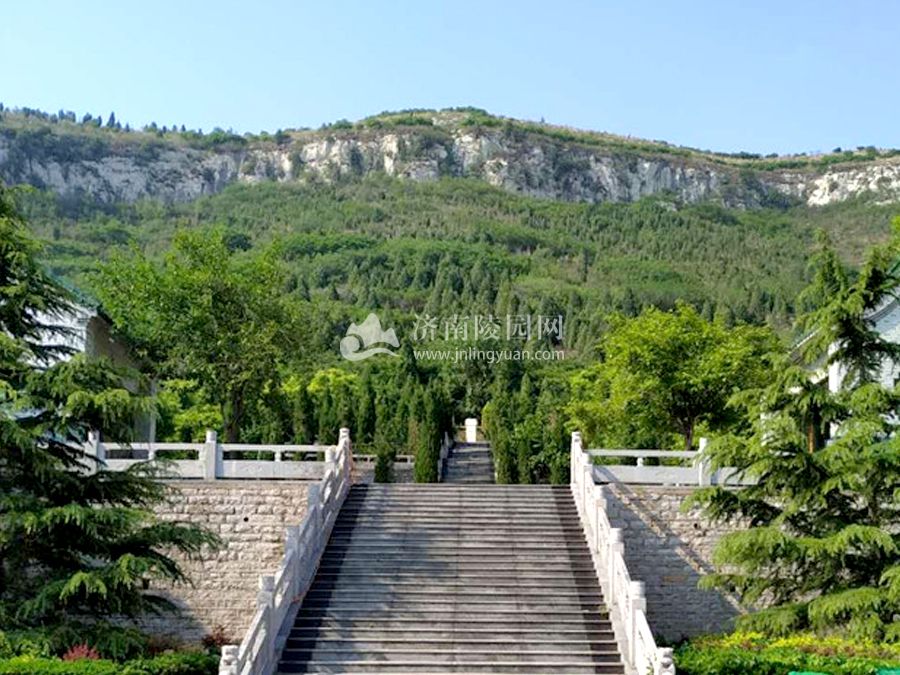 济南九顶山公墓.jpg